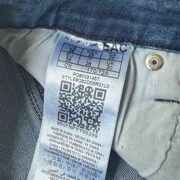 Guess High-Waisted Retro Shorts - Picture 3 of 4